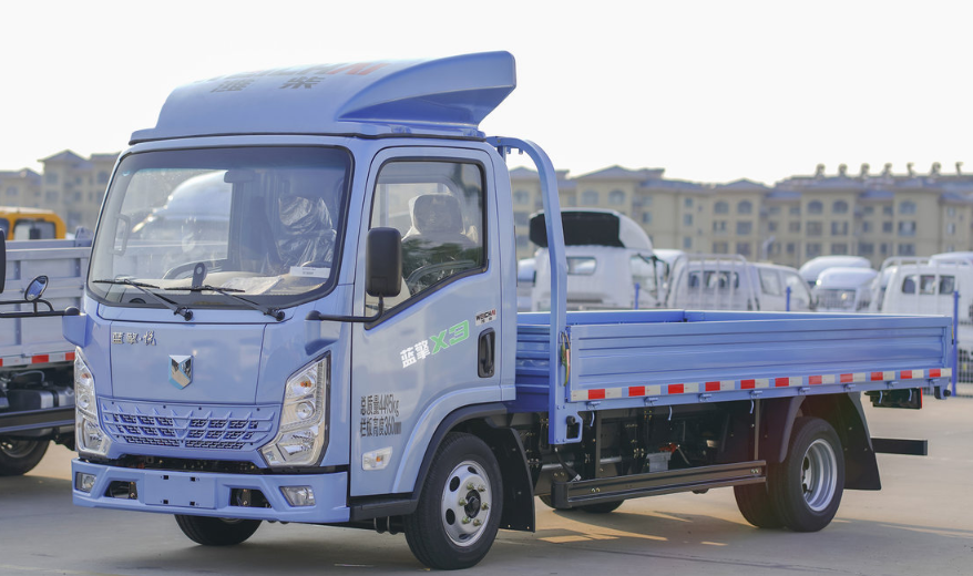 新能源4米18平板货车—潍柴蓝擎X3